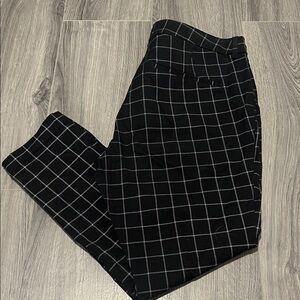 Old Navy Women's Black Checkered Pants